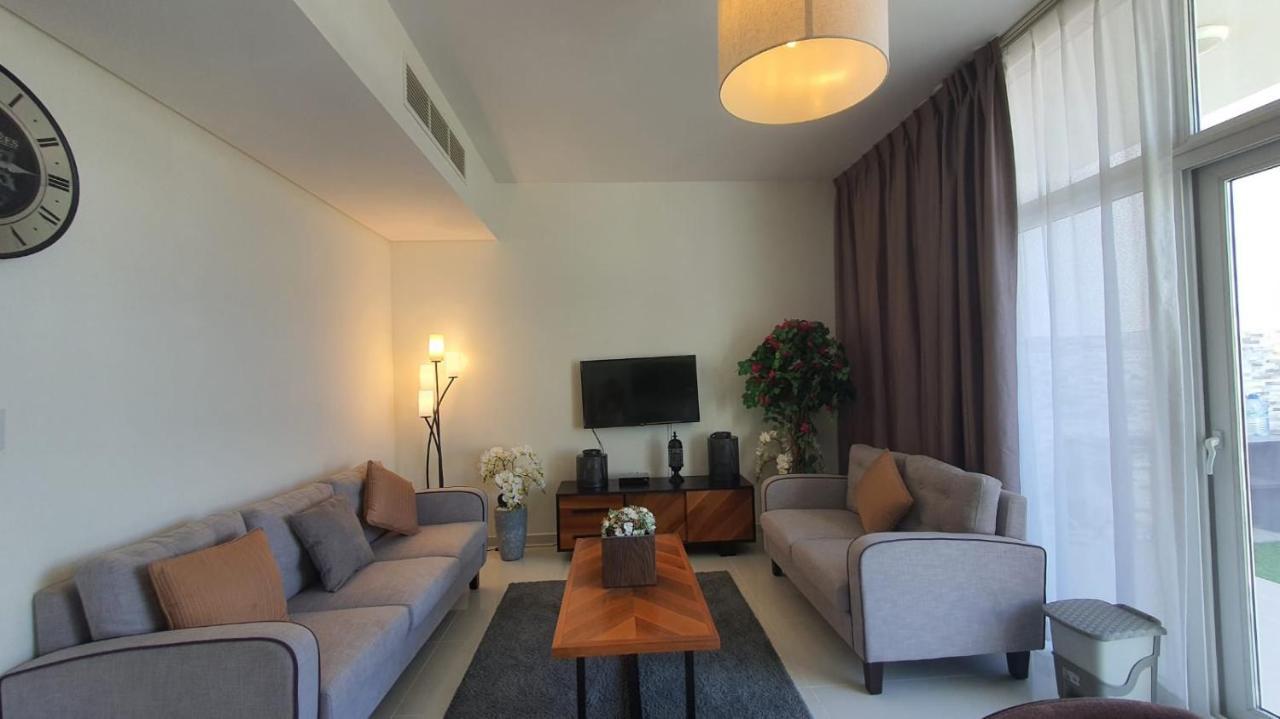 דובאי Spacious Villa With Bbq Area מראה חיצוני תמונה